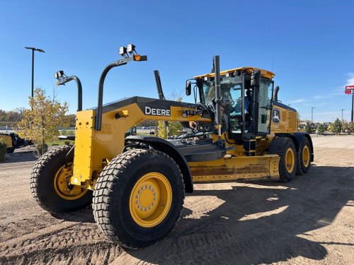 https://api.rdoequipment.com/api/EquipmentImage?imgID=21634075&filename=1_X776503---01.jpg