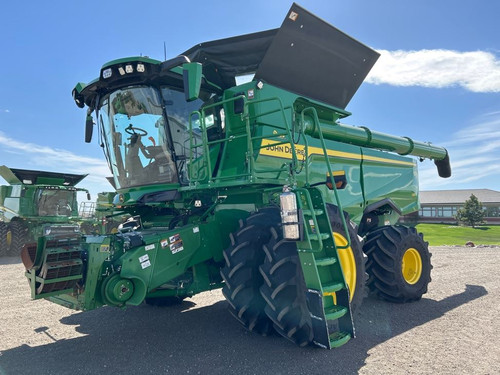 https://api.rdoequipment.com/api/EquipmentImage?imgID=23252859&filename=1_Z211432---01.jpg