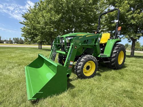 https://api.rdoequipment.com/api/EquipmentImage?imgID=23719076&filename=1_3025E-with-loader_Z258694-(1).jpg