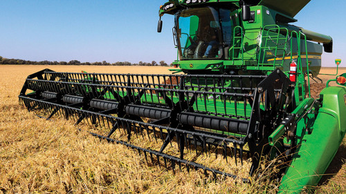 https://www.deere.com/assets/images/region-4/products/draper-platforms/725d/725d_drapers_platform_r4d049850_large_87521e18603fa033b82180ed6da8bbf24af9936a.jpg