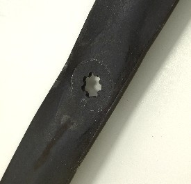 https://salesmanual.deere.com/sales/salesmanual/images/NA/lawn_equipment/features_attachment/102/405279_starlock_blade_102-155c.jpg