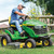 https://salesmanual.deere.com/sales/salesmanual/images/NA/lawn_equipment/features_attachment/s240/r4g073900_rrd_s220_42in_275s.jpg