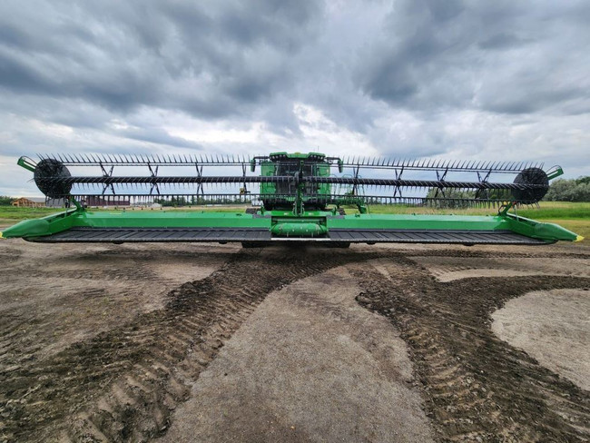 2023 John Deere HD50F Flex Draper Header Z142332 | RDO Equipment Co.