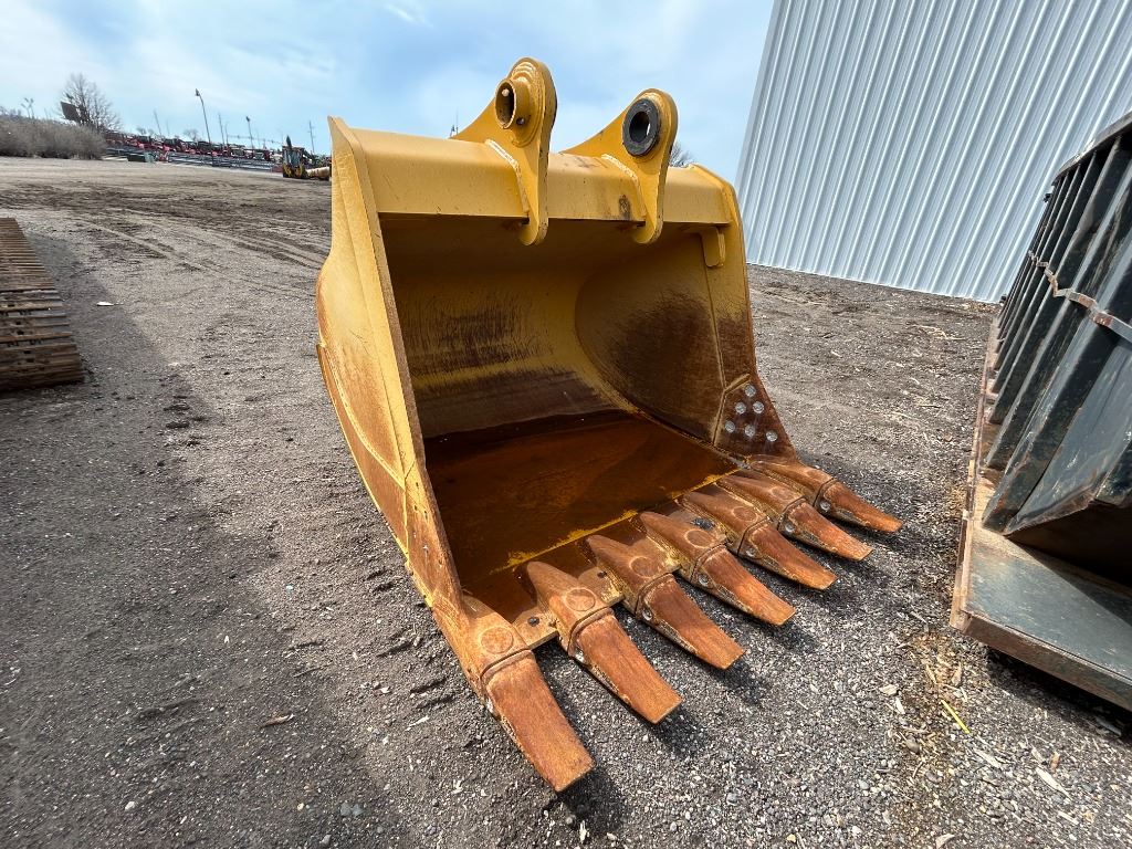 2023 John Deere 470HD72