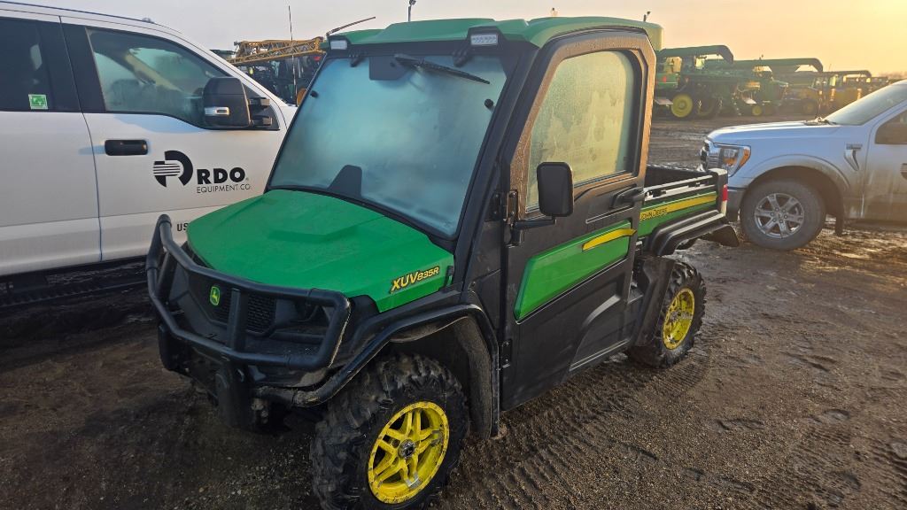 2019 John Deere 835R