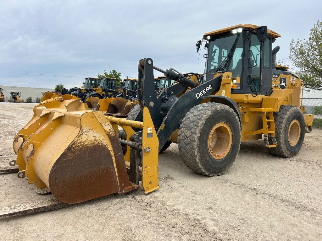 2022 John Deere 624P
