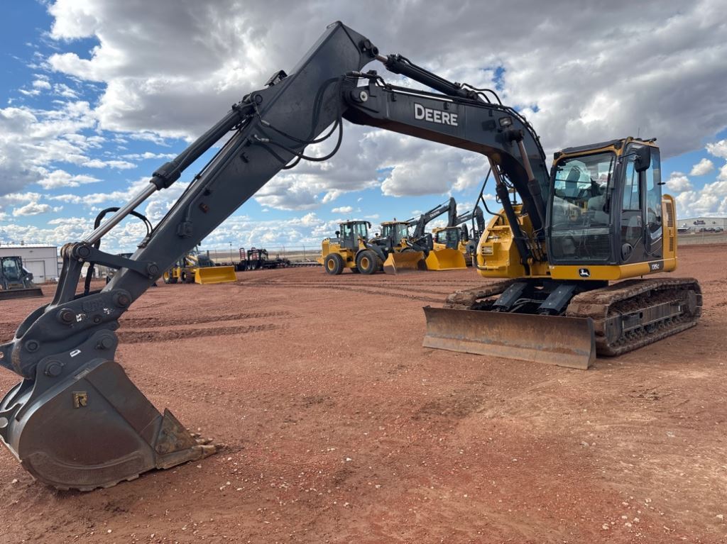 2022 John Deere 135G