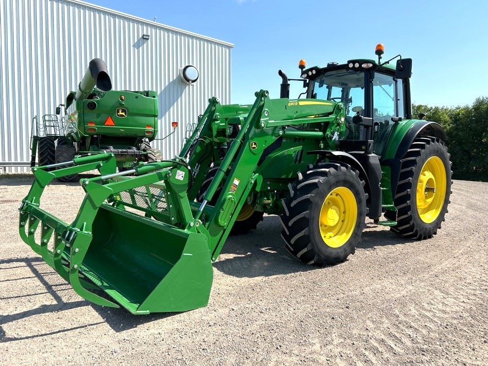 2023 John Deere 6195M