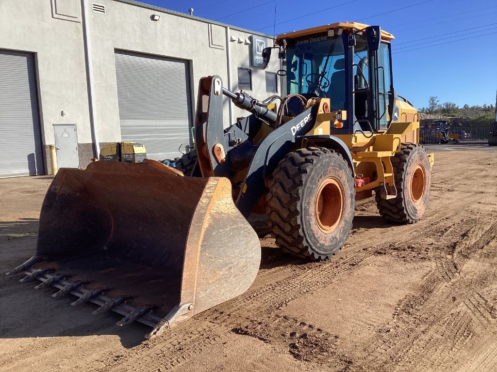 2022 John Deere 544P