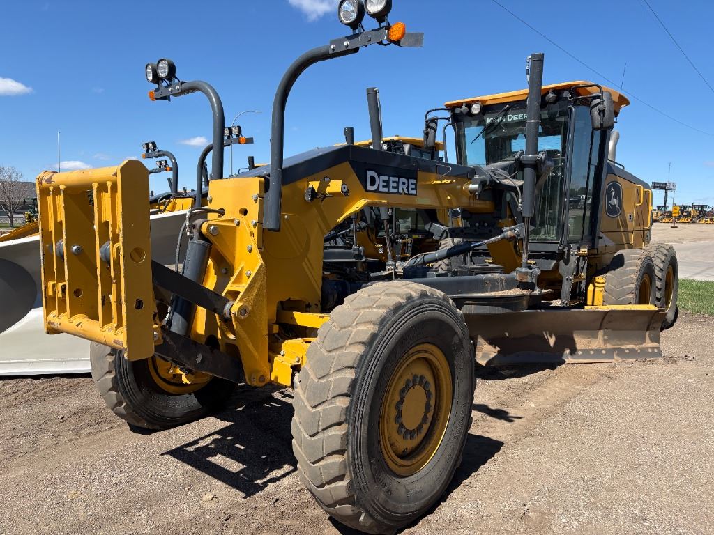 2022 John Deere 772G