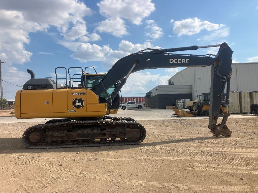 2022 John Deere 210GLC
