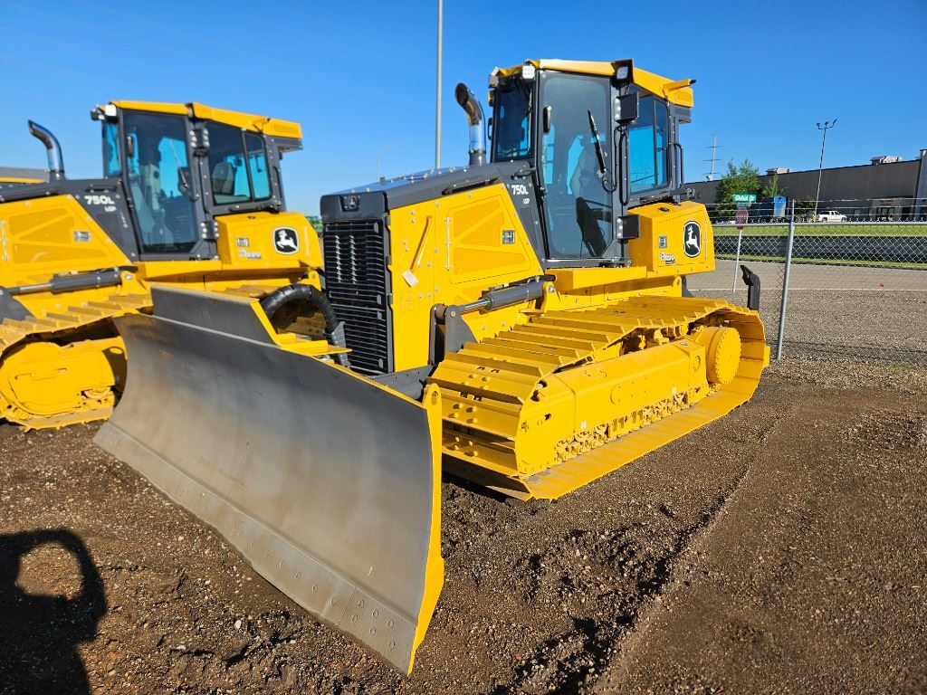 2024 John Deere 750L
