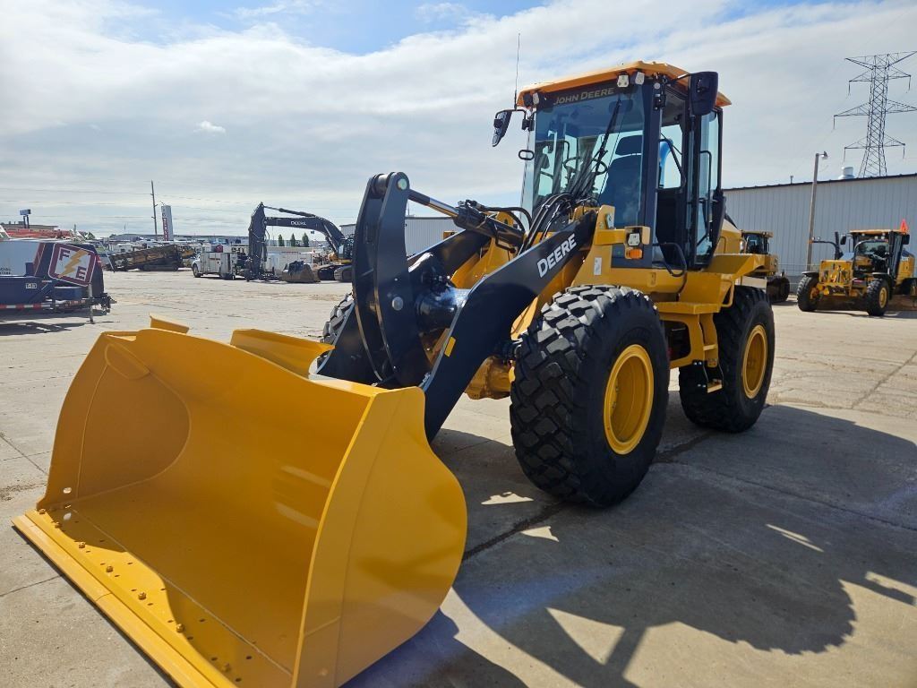 2024 John Deere 444P