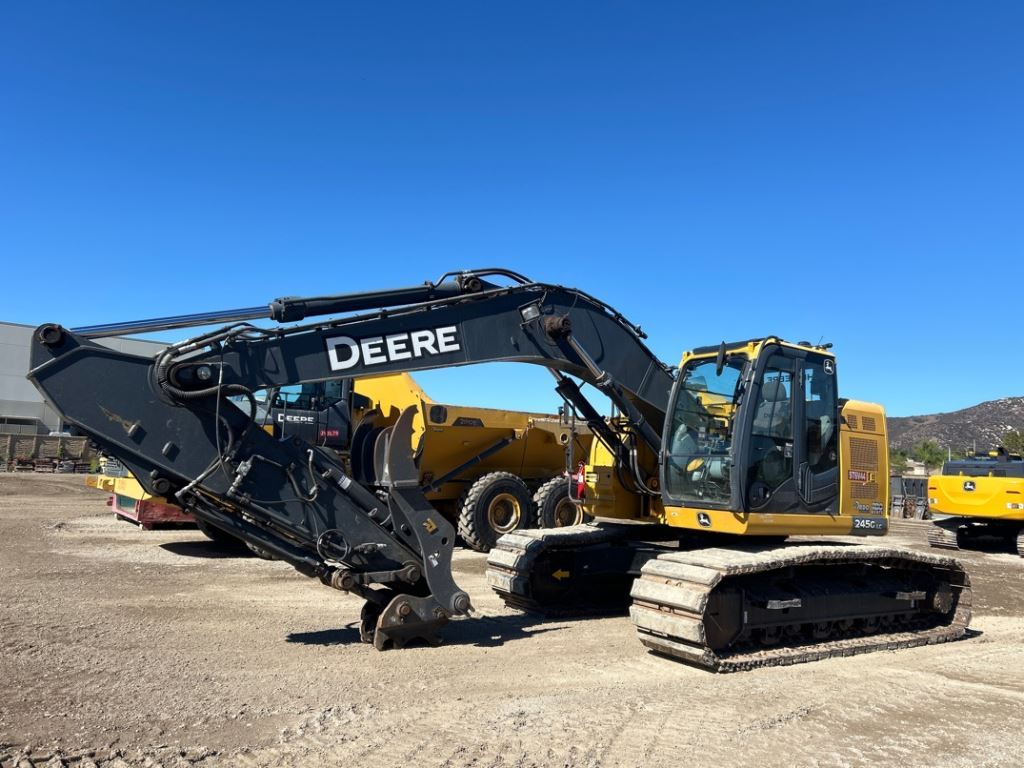 2019 John Deere 245G