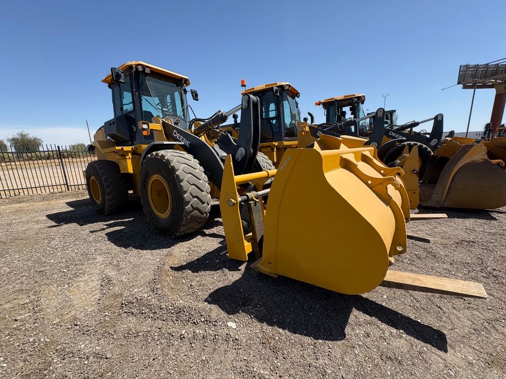 2023 John Deere 624P