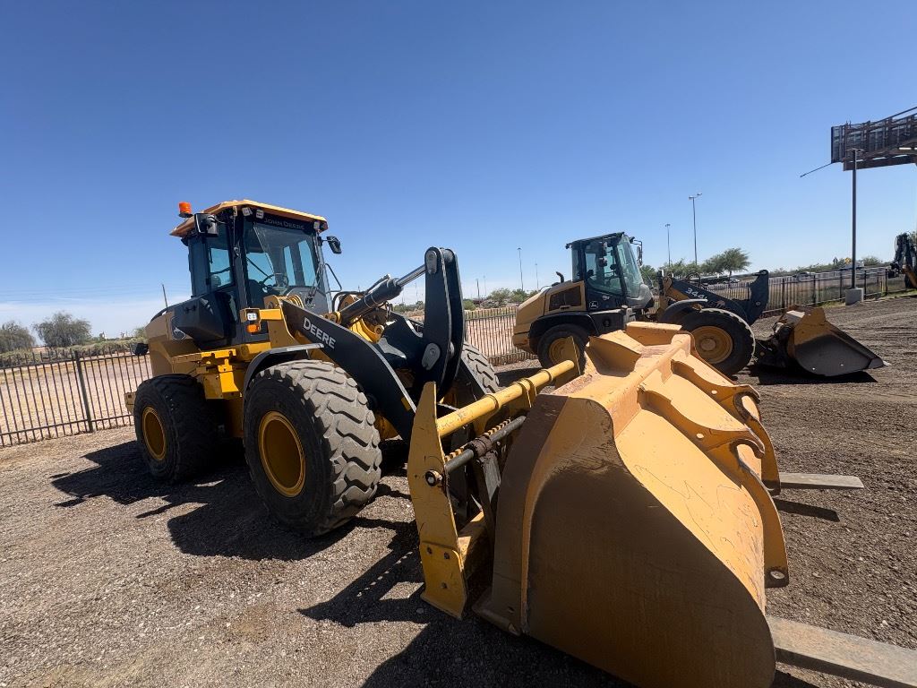 2023 John Deere 624P