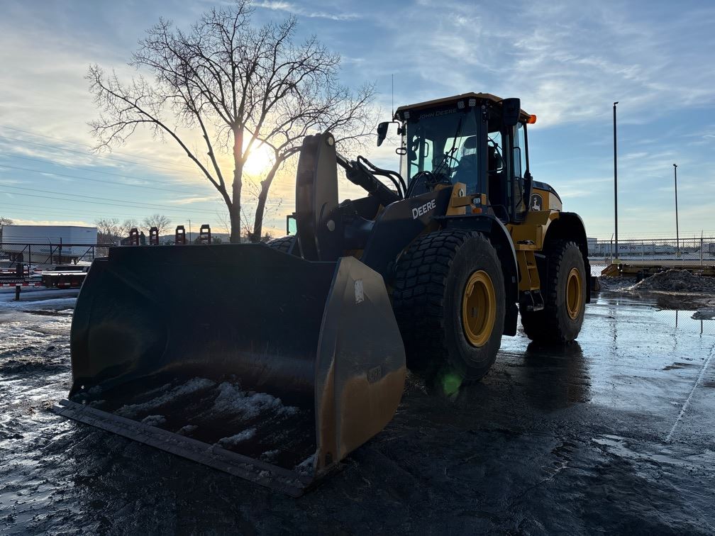 2023 John Deere 644P