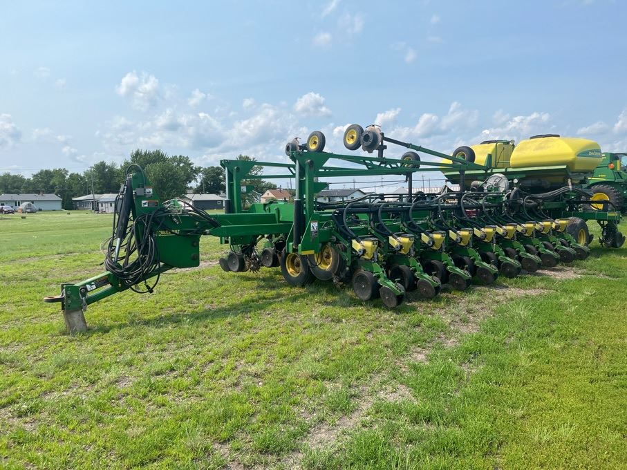 2008 John Deere DB44