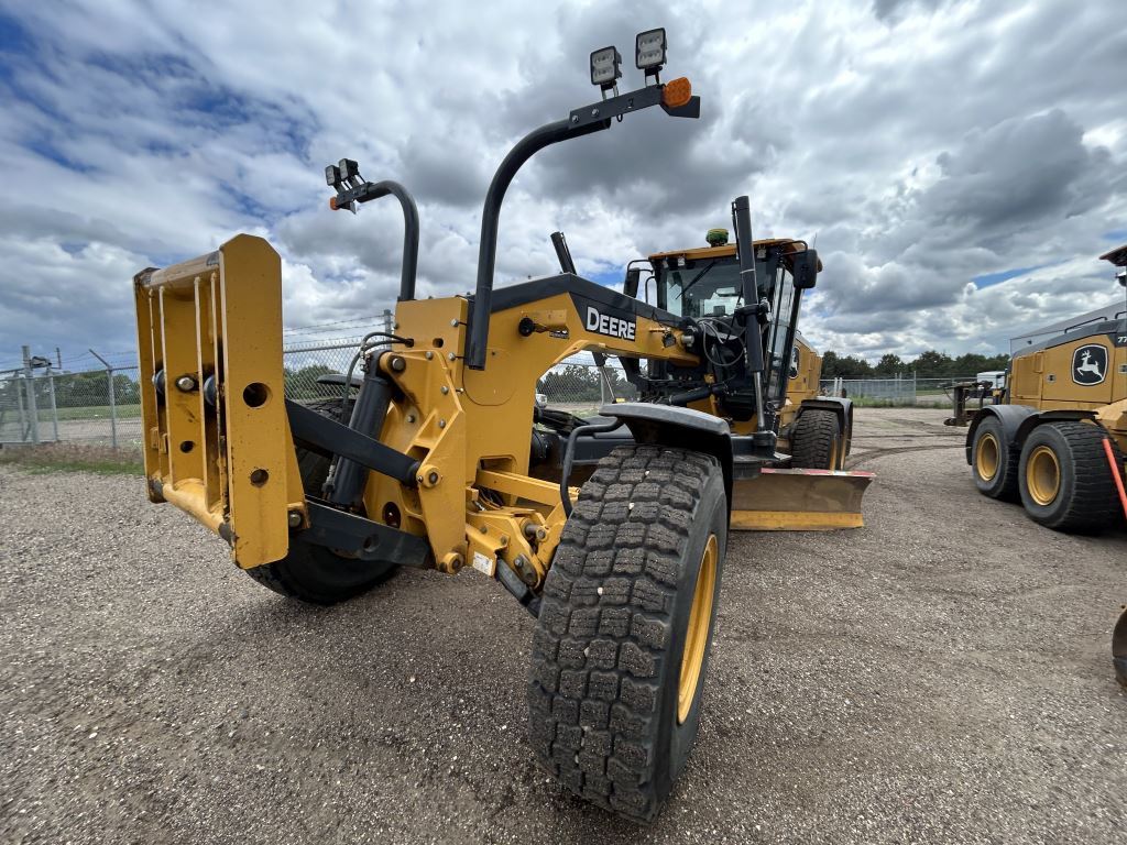 2020 John Deere 772G