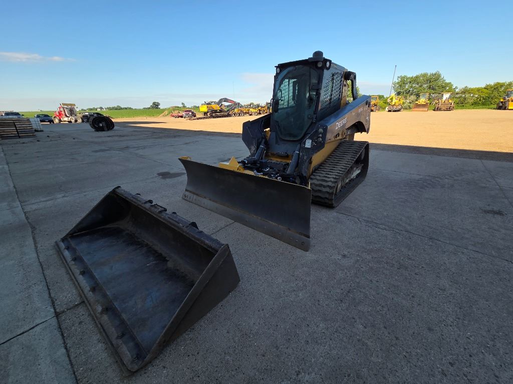 2023 John Deere 333G