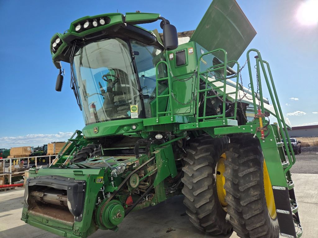 2024 John Deere S770