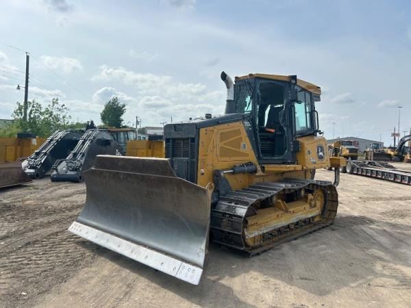 2023 John Deere 700L