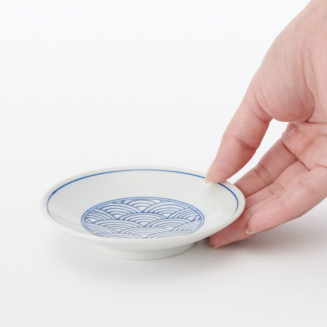 Piatto in ceramica Hasami ‐ Disegno a onde
