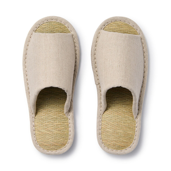 Pantofole con Igusa in lino a punta aperta