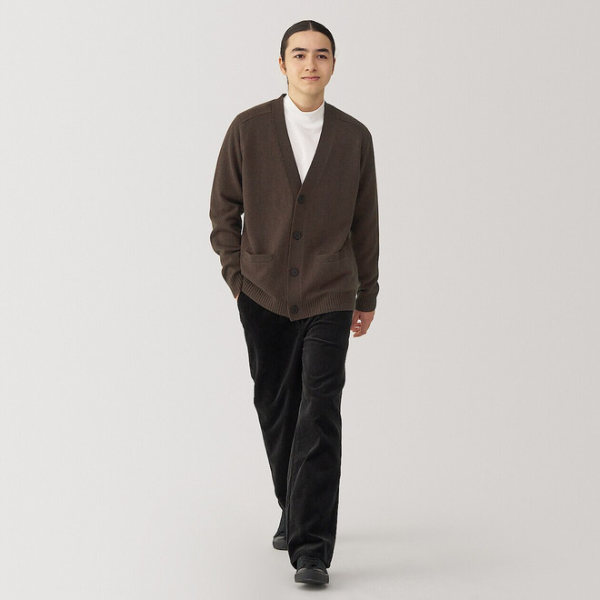 Cardigan con scollo a V in misto lana di yak da uomo  Marrone