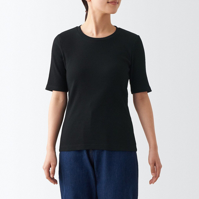 T‐shirt a maniche corte a costine elasticizzate