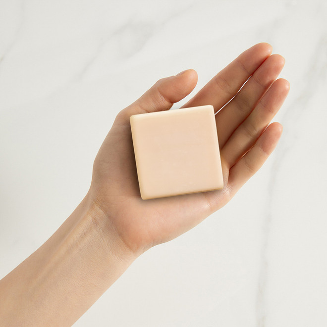 Detergente viso idratante solido vegan  formato da viaggio