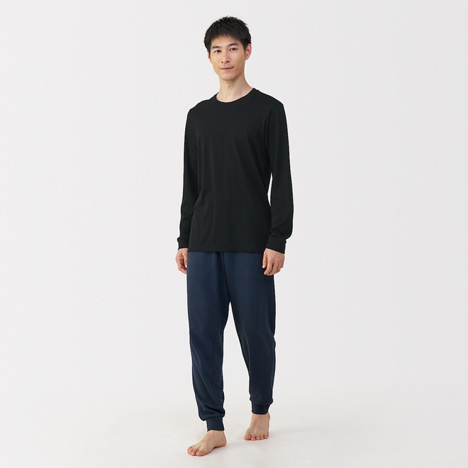T‐shirt a maniche lunghe con scollo a U in cotone spesso e caldo da uomo