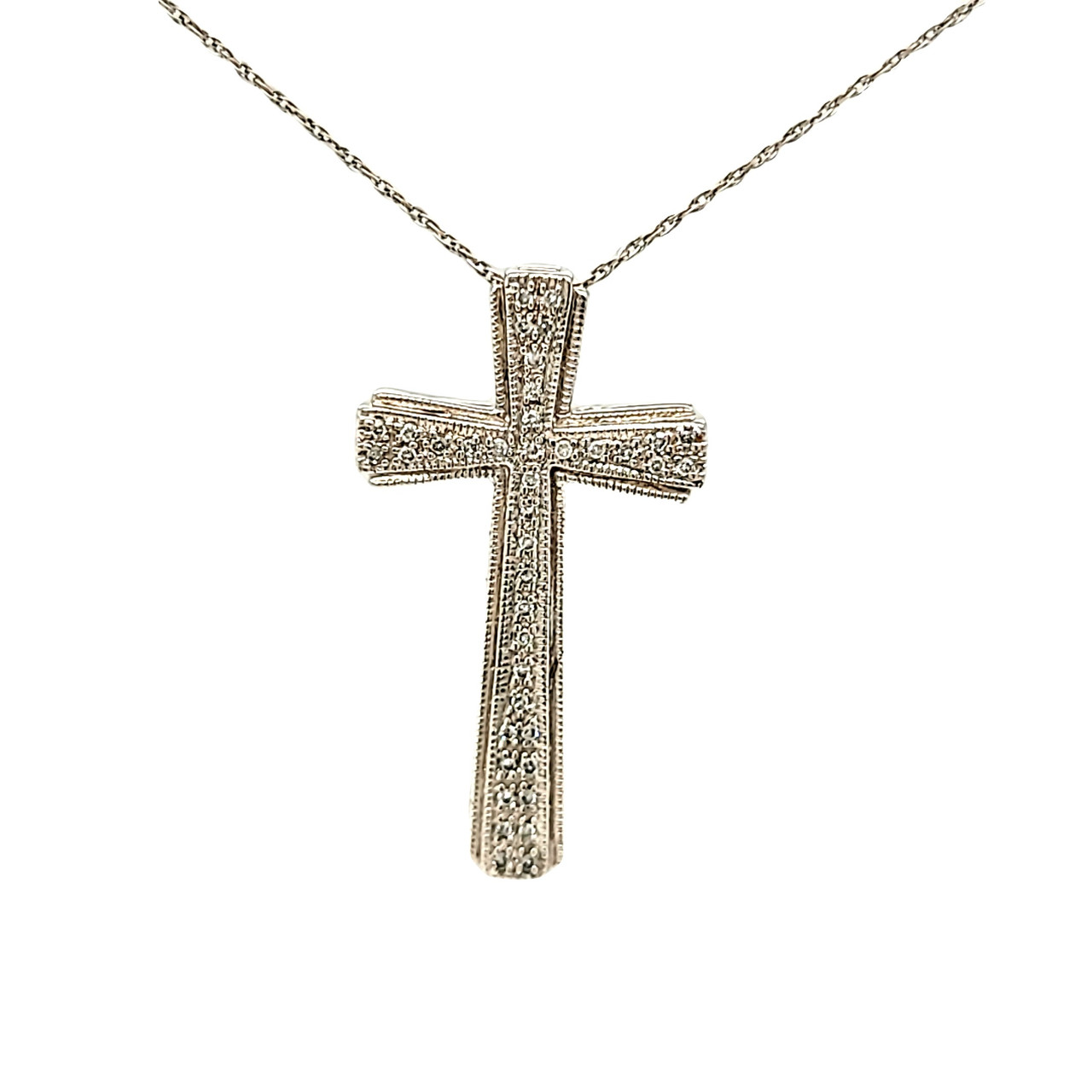 18 14K White Gold Diamond Cross Pendant Necklace