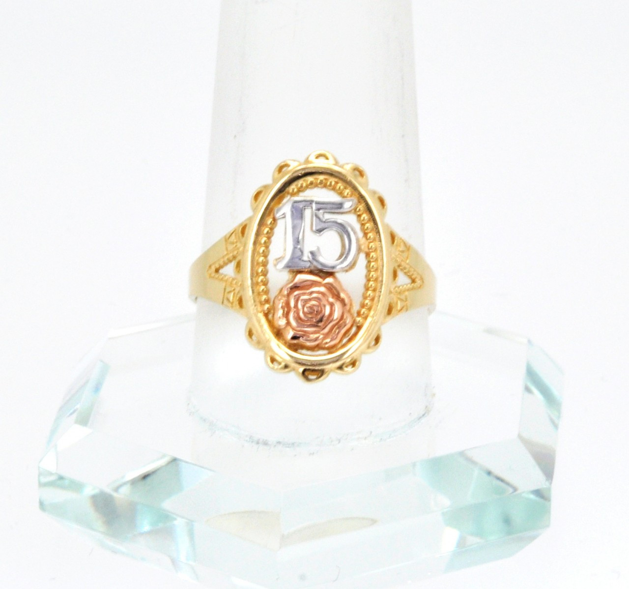 14K Tricolor Gold Quinceañera Oval Ring | Shin Brothers Jewelers Inc