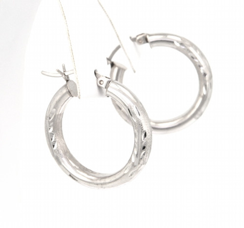 14K White Gold Diamond Cut Hoop Earrings 40001152 Shin Brothers* * 14K White Gold Diamond Cut Hoop Earrings 40001152 Shin Brothers* *