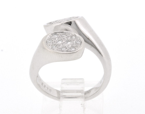 18K White Gold Diamond Bypass Design Ring 11004064 | Shin Brothers* 18K White Gold Diamond Bypass Design Ring 11004064 | Shin Brothers*