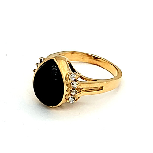 14K Yellow Gold Onyx and Diamond Ring 12002935 | Shin Brothers* 14K Yellow Gold Onyx and Diamond Ring 12002935 | Shin Brothers*