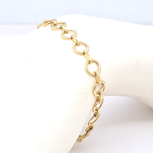 14K Yellow Gold Cubic Zirconia Hoop Bracelet 20002303 | Shin Brothers 14K Yellow Gold Cubic Zirconia Hoop Bracelet 20002303 | Shin Brothers
