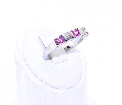 18K White Gold Ruby and Diamond Ring 22000454 | Shin Brothers* 18K White Gold Ruby and Diamond Ring 22000454 | Shin Brothers*