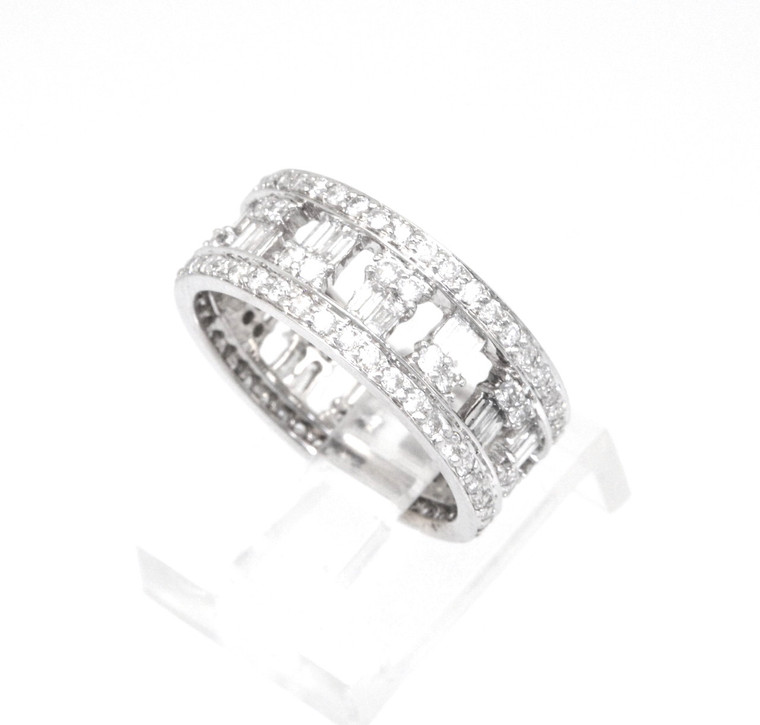 18K White Gold 1.51 cwt Diamond Band 11002007 | Shin Brothers* 