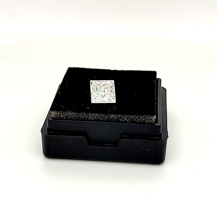 GRA Certified Square-Cut 2.0ct Moissanite Stone D/VVS1 | Shin Brothers*