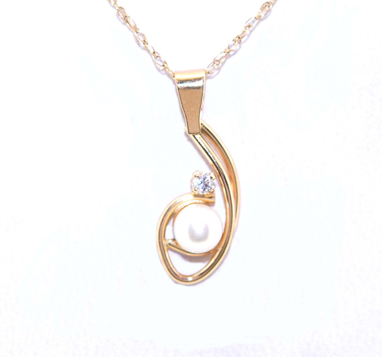 10K Yellow Gold Pearl CZ Charm 59000076 | Shin Brothers*