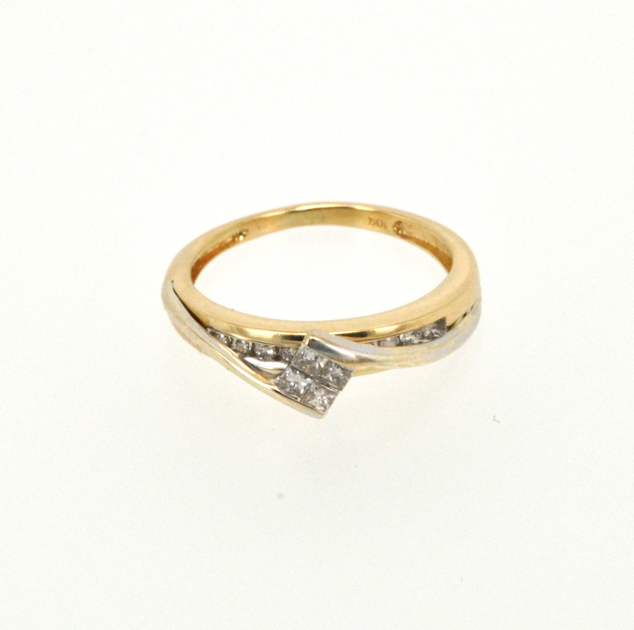 10K Two Tone Gold Diamond Ring 19000168 | Shin Brothers* 10K Two Tone Gold Diamond Ring 19000168 | Shin Brothers*