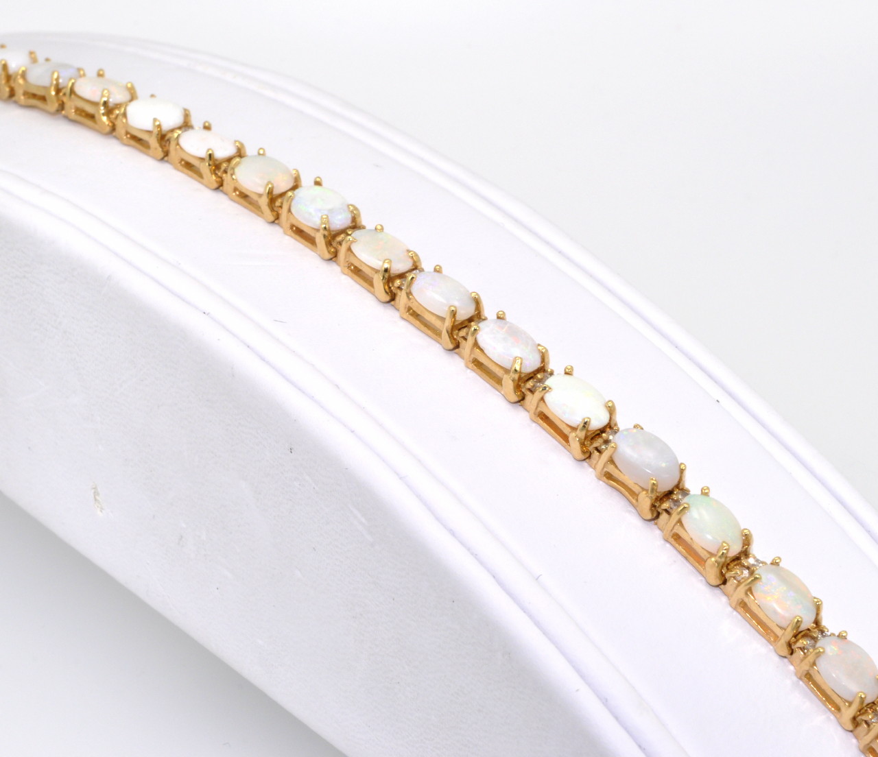 14K Yellow Gold Diamond/Opal Bracelet 22000333| Shin Brothers * 14K Yellow Gold Diamond/Opal Bracelet 22000333| Shin Brothers *