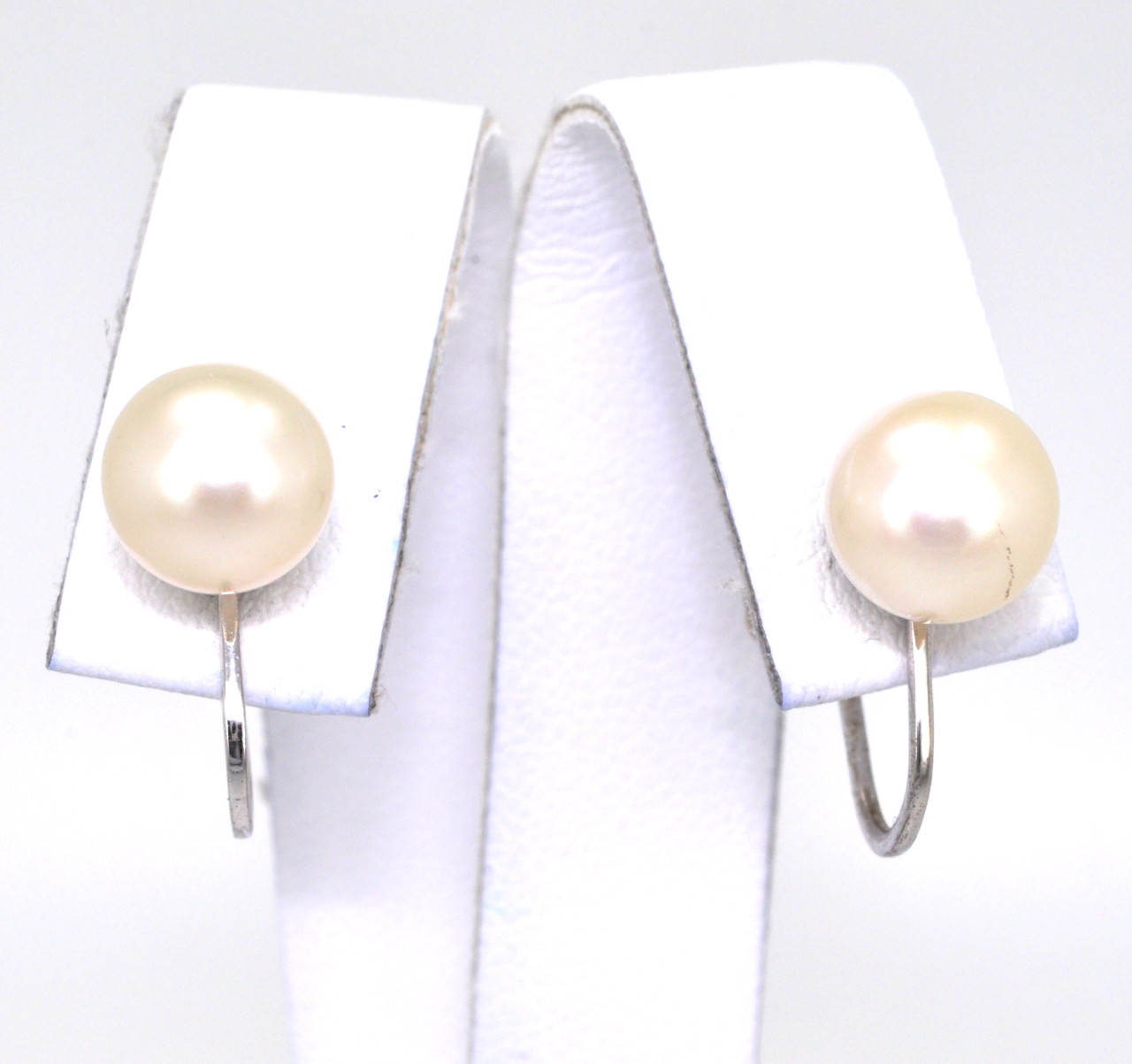 14K White Gold Pearl Non-Pierce Earrings 42000593 | Shin Brothers* 14K White Gold Pearl Non-Pierce Earrings 42000593 | Shin Brothers*