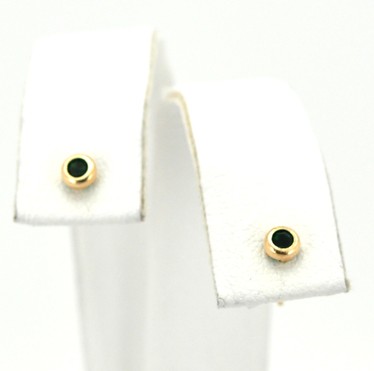 14K Yellow Gold May Birthstone Earring Studs 42001085 | Shin Brothers* 