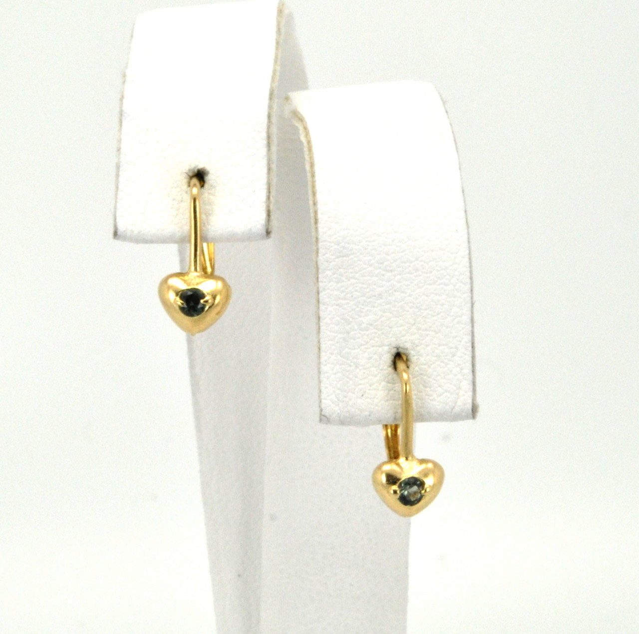 14K Yellow Gold Synthetic Blue Stone Heart Earrings 42001613 | Shin Brothers* 14K Yellow Gold Synthetic Blue Stone Heart Earrings 42001613 | Shin Brothers*