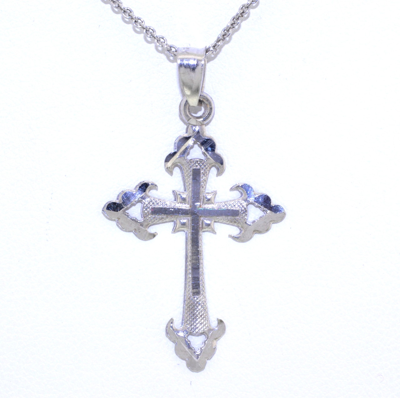 14K White Gold Cross Charm 50001640 | Shin Brothers** 14K White Gold Cross Charm 50001640 | Shin Brothers**