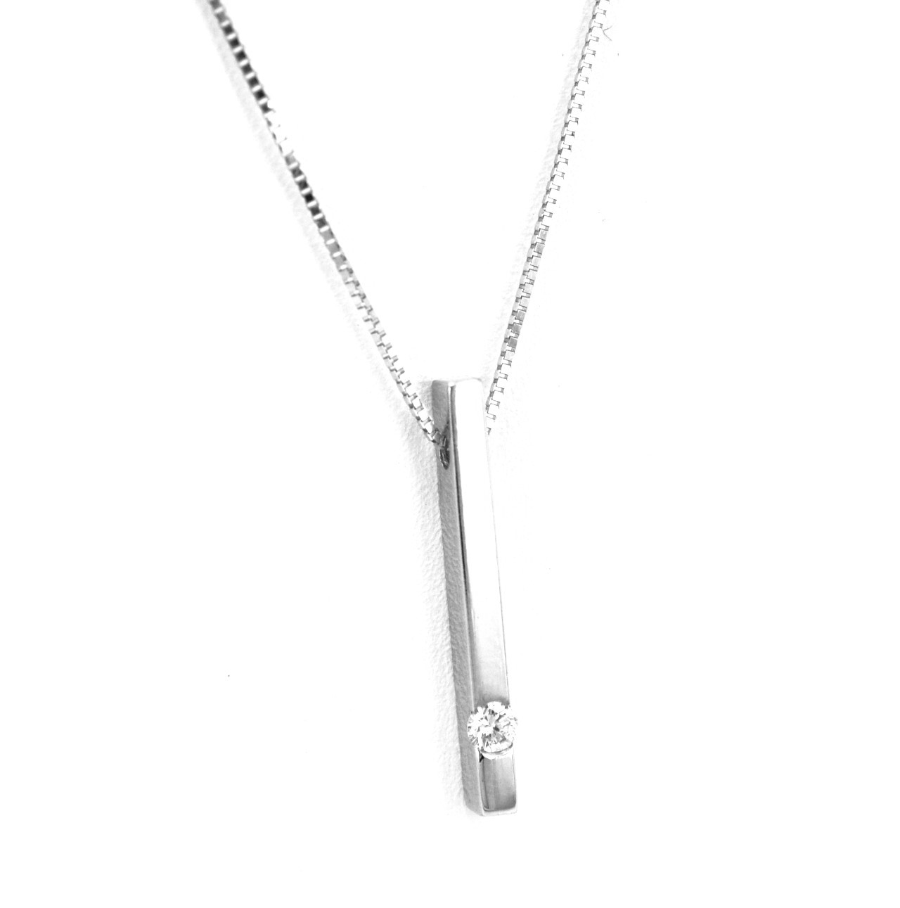 14K White Gold 17" Solitaire Diamond Necklace 31000217 | Shin Brothers* 14K White Gold 17" Solitaire Diamond Necklace 31000217 | Shin Brothers*
