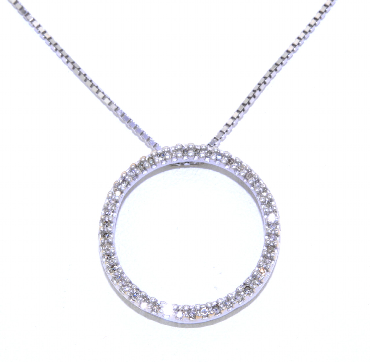 10K White Gold Diamond Circle Charm 59000038 | Shin Brothers* 10K White Gold Diamond Circle Charm 59000038 | Shin Brothers*